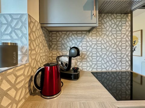 Family House | Private kitchen | Full-size fridge, microwave, oven, dishwasher