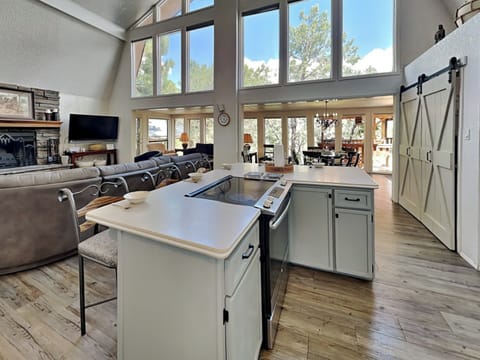 House (5 Bedrooms) | Property amenity