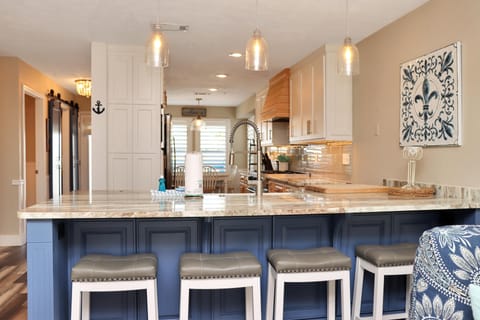 House, Multiple Beds (The Blue Pearl) | Private kitchen | Oven, toaster