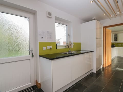 Fridge, electric kettle, toaster, cookware/dishes/utensils