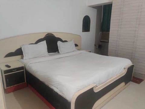 Deluxe Double Room | Individually furnished, desk, laptop workspace, free WiFi