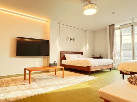 Comfort House, 3 Bedrooms, Non Smoking, Private Bathroom | Desk, soundproofing, free WiFi, bed sheets