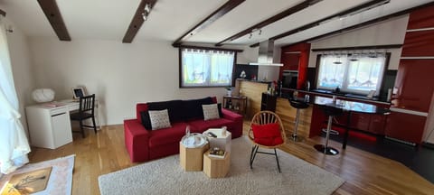 Romantic Cottage, 1 Bedroom, Hot Tub, Valley View | Living room | 42-inch LCD TV with digital channels, Netflix, heated floors