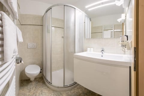 Comfort Double Room, Mountain View | Bathroom