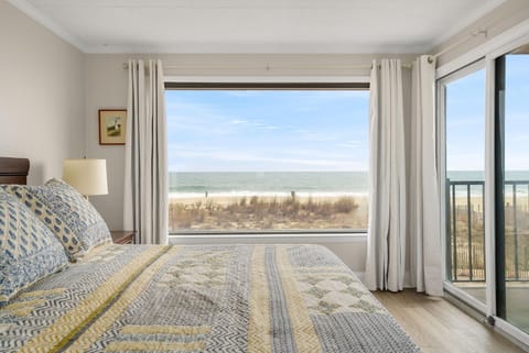 Condo, 2 Bedrooms | Interior