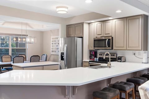 Condo, Multiple Beds, Balcony (Majestic Lakeview Destination) | Private kitchen | Coffee/tea maker