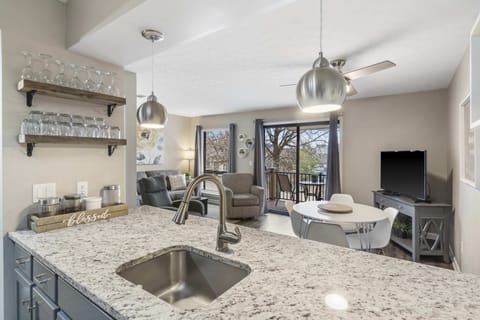 Condo, 1 King Bed with Sofa bed, Balcony, Golf View (Honey Hill) | Interior