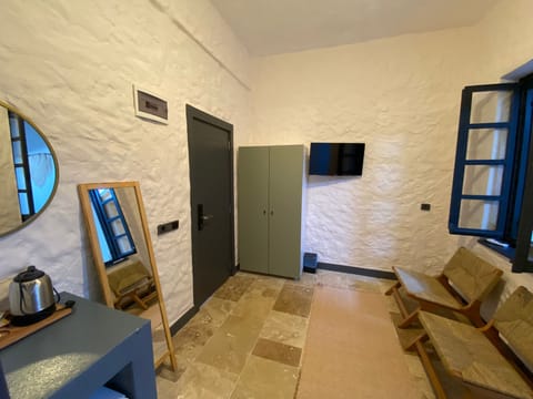 Premium bedding, soundproofing, free WiFi, bed sheets