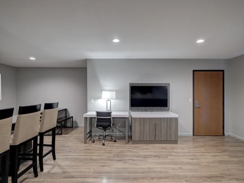 Apartment, 2 Bedrooms, Kitchen | Living area