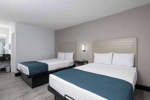 Desk, blackout drapes, free WiFi, bed sheets