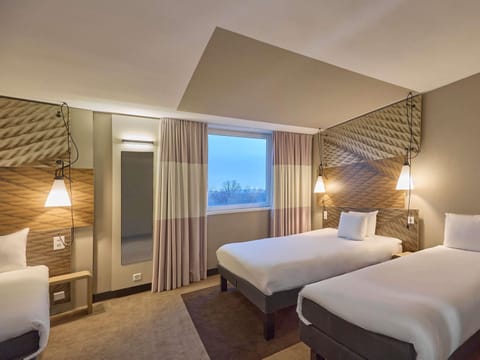 Family Room, Multiple Beds | Premium bedding, desk, laptop workspace, blackout drapes