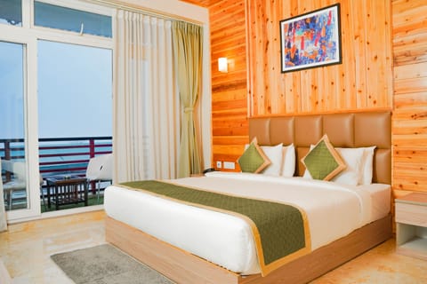 Superior Double Room | In-room safe, blackout drapes, soundproofing, iron/ironing board