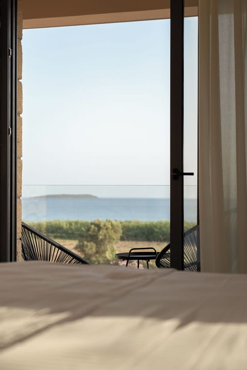 Panoramic Villa | Living area | 32-inch Smart TV with cable channels