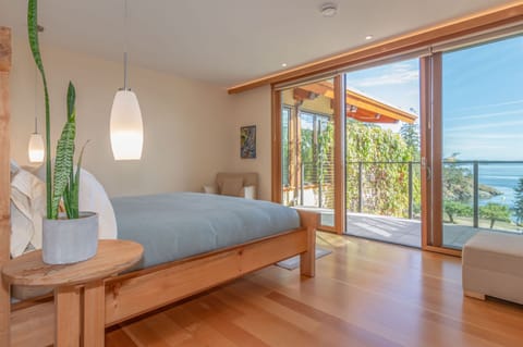 Archipelago Room | Premium bedding, individually decorated, laptop workspace, free WiFi