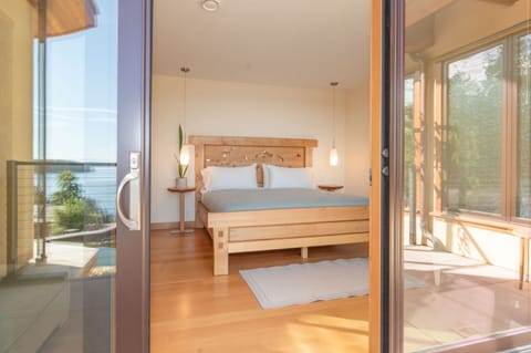 Archipelago Room | Premium bedding, individually decorated, laptop workspace, free WiFi