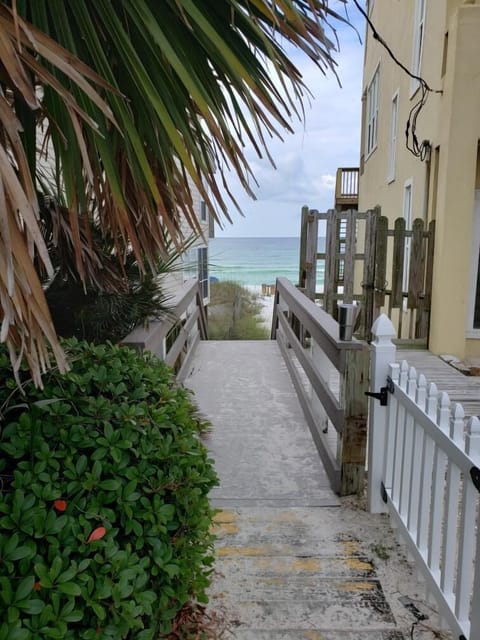 House, Multiple Beds (2B, Fore Shore!) | Property grounds