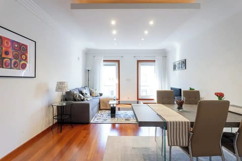 Elite Apartment | Living area | Flat-screen TV