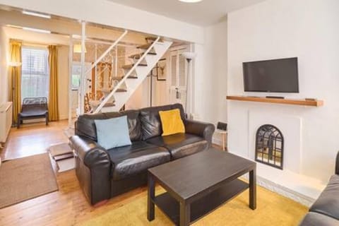 House | 2 bedrooms, iron/ironing board