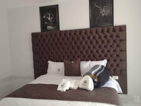 Apartment | 3 bedrooms, iron/ironing board, free WiFi, bed sheets