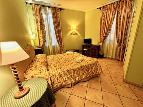 Comfort Double or Twin Room | Minibar, in-room safe, desk, soundproofing