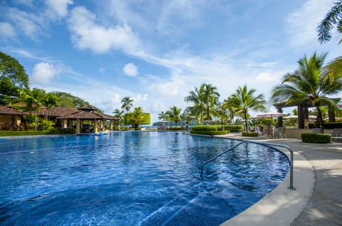 2 outdoor pools