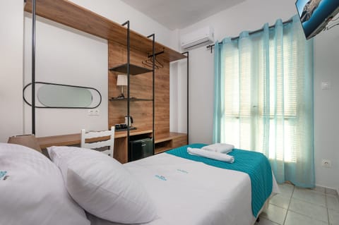 Basic Single Room, Partial Ocean View | In-room safe, soundproofing, free WiFi