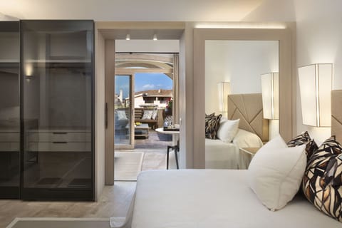 Superior Suite | In-room safe, blackout drapes, free WiFi