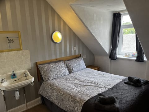 Economy Double Room | Laptop workspace, free WiFi