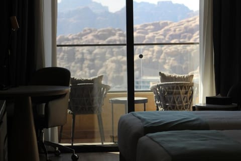 Premium Double or Twin Room | Desk, soundproofing, iron/ironing board, WiFi (free)