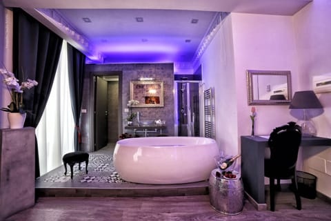 Premium Room | Bathroom amenities