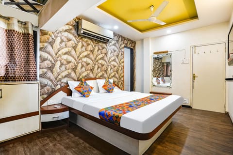 Premium Room | Egyptian cotton sheets, premium bedding, in-room safe, free WiFi