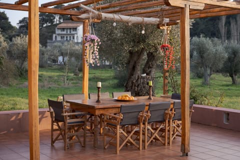 Luxury Villa, Garden View | Terrace/patio