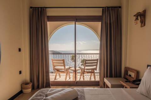 Deluxe Double Room | Premium bedding, minibar, in-room safe, soundproofing