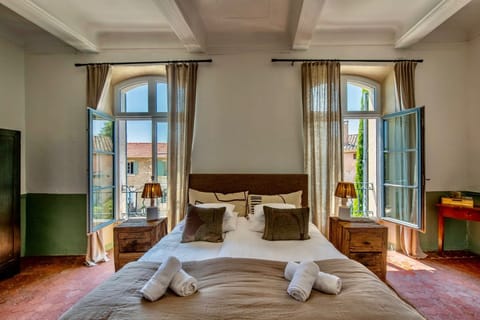 Studio (Sorgue) | Pillowtop beds, in-room safe, desk, free WiFi