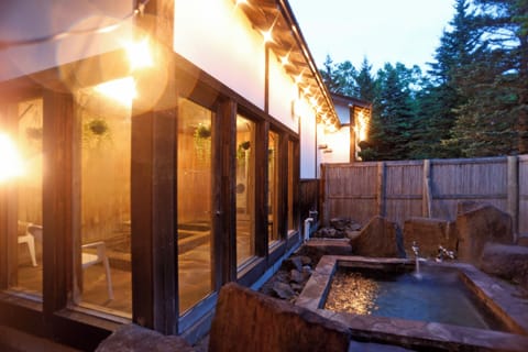 Separate tub and shower, free toiletries, hair dryer, slippers