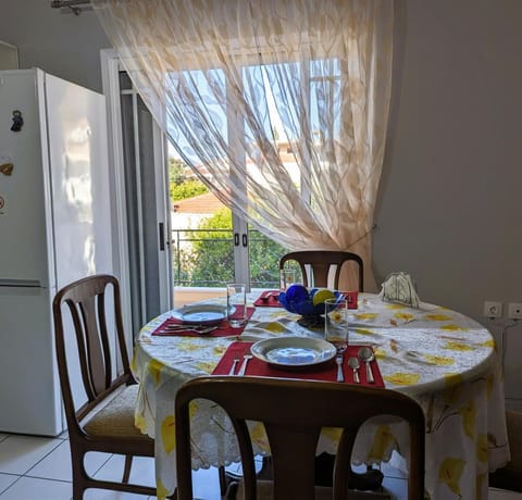 Apartment | 2 bedrooms, desk