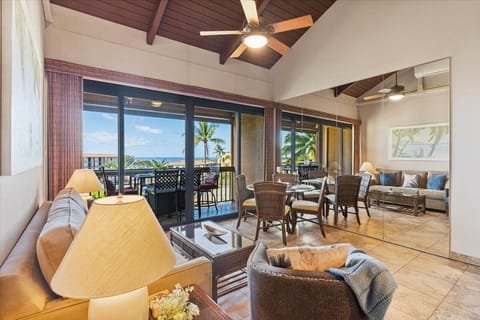 Condo, 2 Bedrooms | Living area
