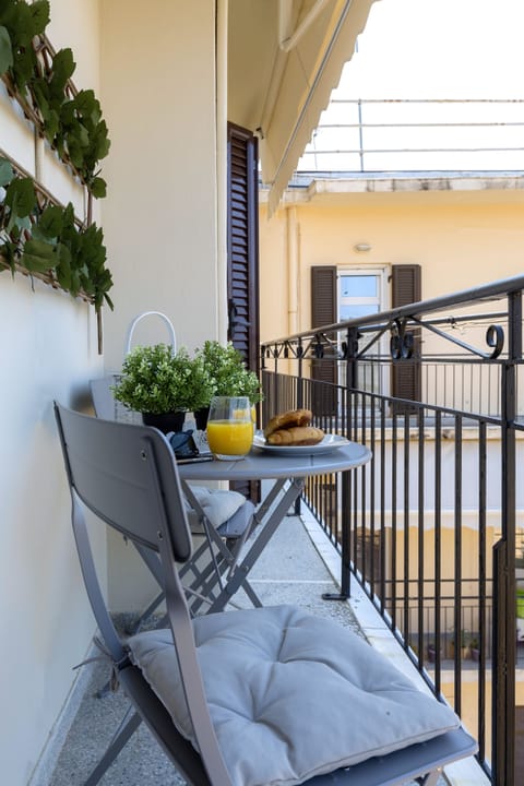 Basic Apartment | Balcony