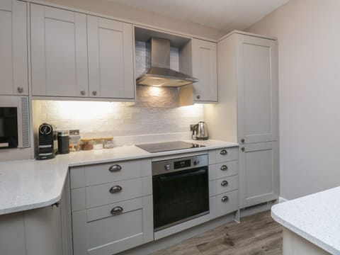 Fridge, dishwasher, electric kettle, toaster