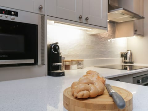 Fridge, dishwasher, electric kettle, toaster