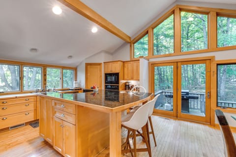 House (5 Bedrooms) | Interior