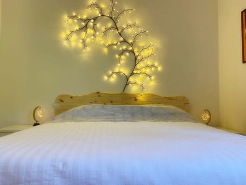 Panoramic Condo, Kitchenette, Mountain View | 1 bedroom, down comforters, laptop workspace, free WiFi