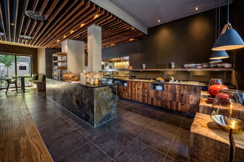 Daily buffet breakfast for a fee