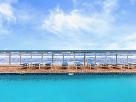 Condo (3 Bedrooms) | Property amenity