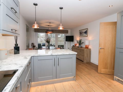 Fridge, dishwasher, electric kettle, toaster