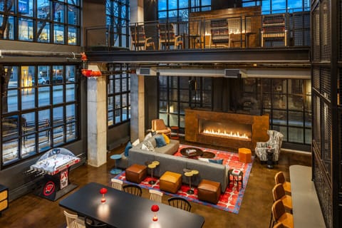 Lobby lounge