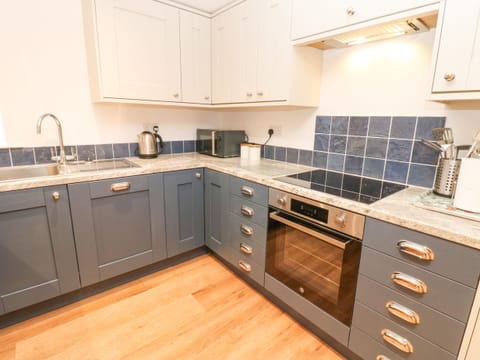 Fridge, dishwasher, electric kettle, toaster