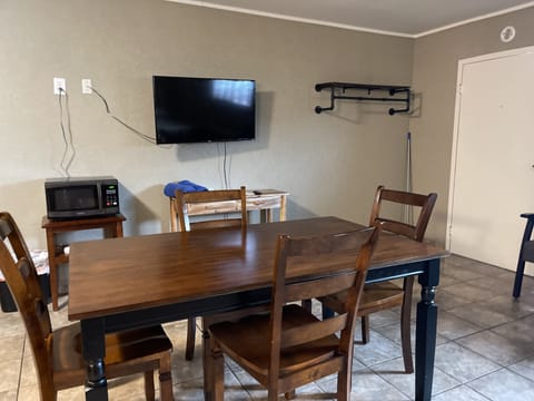 Comfort Room | Free WiFi, bed sheets