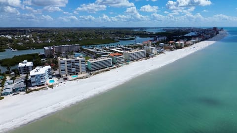 Condo, 1 Queen Bed with Sofa bed (Bayshore Yacht & Tennis 314) | Beach