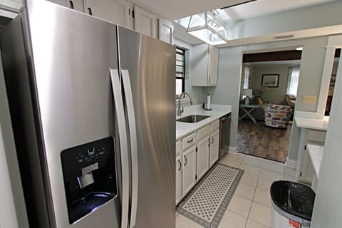 House, Multiple Beds, Patio, Garden View (The Peaceful One) | Private kitchen | Coffee/tea maker